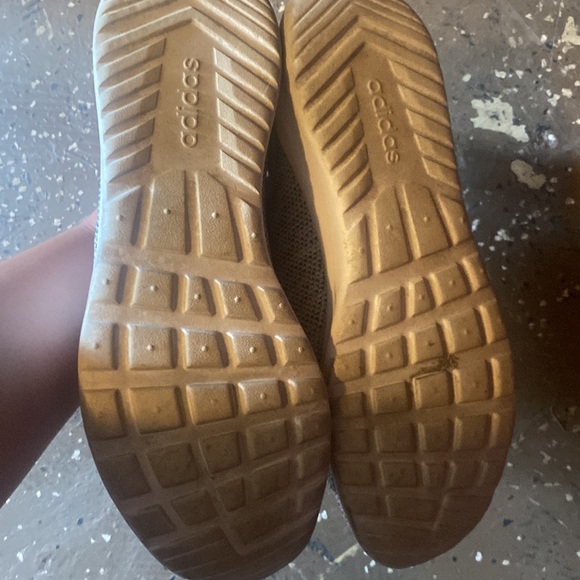 Women’s adidas sneakers size 8 - Picture 4 of 5